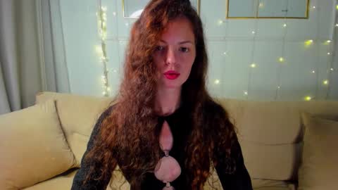 Snapshot of rubyattwood chatting on 11.21.25 rubyattwood online show from 11.21.25