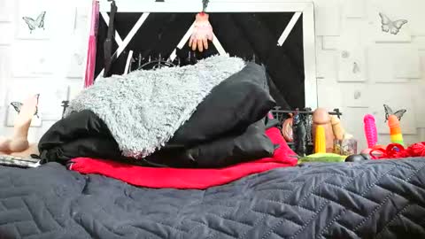 rubyemerald_ online show from 10.10.25