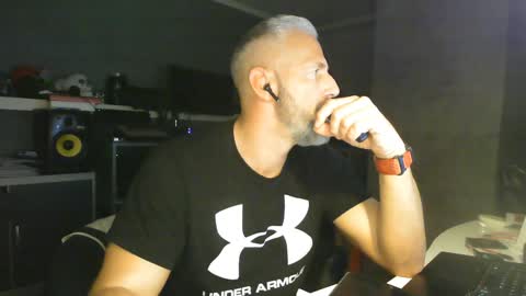 Chico que rico Caliente online show from 01.31.25