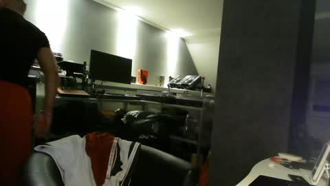 Chico que rico Caliente online show from 02.03.25