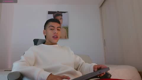  R U S S E L L  online show from 12.03.25