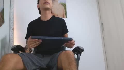  R U S S E L L  online show from 02.20.26