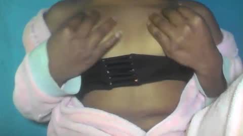 Snapshot of rwuica chatting on 10.26.25 Rwuica online show from 10.26.25