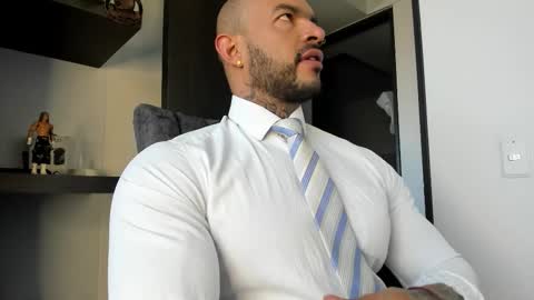 Snapshot of ryanjhonston chatting on 12.03.25 Ryan online show from 12.03.25