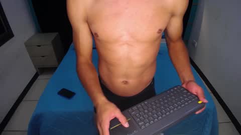 RyanPricee online show from 01.07.25