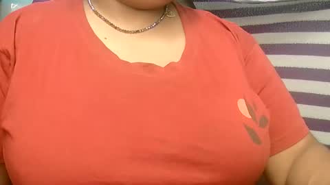 Snapshot of s03286 chatting on 10.29.25 HotLovers online show from 10.29.25