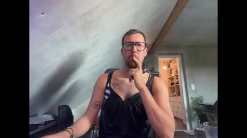 s1ave1989 online show from 11.18.25