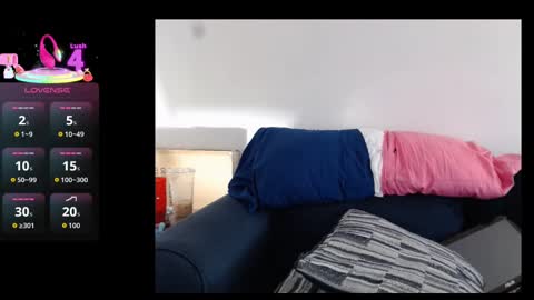 Snapshot of s496925 chatting on 10.29.25 s496925 online show from 10.29.25