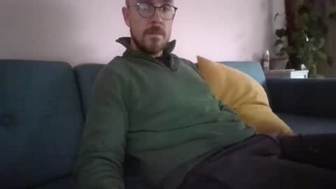 s_i_q online show from 10.23.25