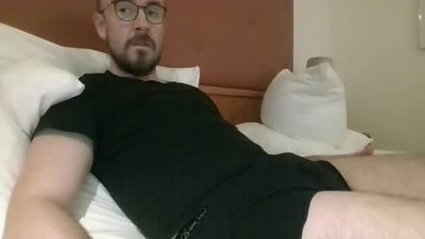 s_i_q online show from 10.30.25