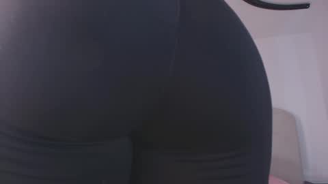 Snapshot of s_sofia_ chatting on 12.15.25 s_sofia_ online show from 12.15.25