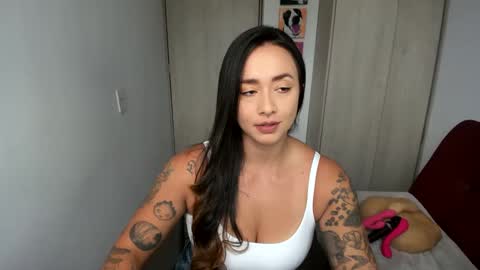 Snapshot of saarah_brownn chatting on 02.03.25 Sara online show from 02.03.25