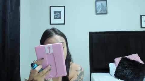 Snapshot of sabbrand_ chatting on 10.25.25           online show from 10.25.25