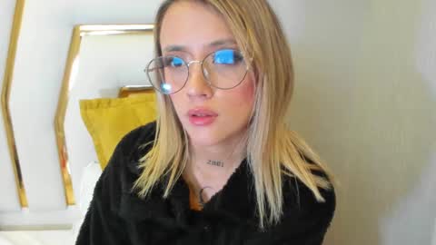 Snapshot of sabrina_cole chatting on 01.15.25 . Sabrina Cole . online show from 01.15.25