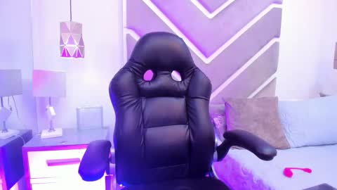 SabrinnaBrownn online show from 10.21.25