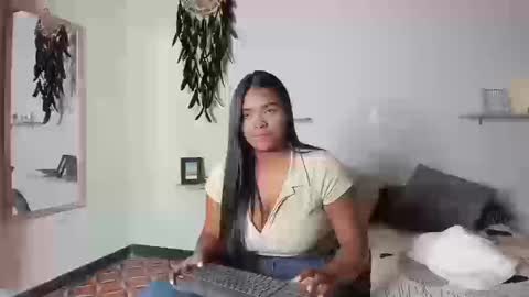 Snapshot of sabrinaghyal chatting on 09.20.25 Sabrina online show from 09.20.25