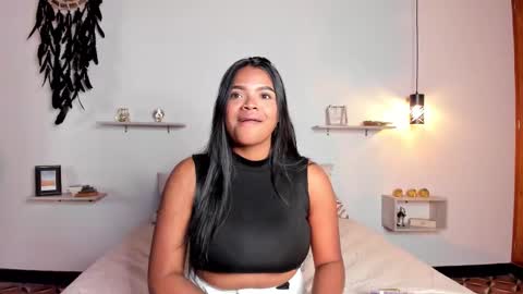 Snapshot of sabrinaghyal chatting on 09.23.25 Sabrina online show from 09.23.25