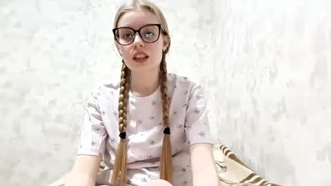 Sabrina online show from 04.15.26