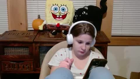 Snapshot of sabrinalexington chatting on 10.27.25 Sabrina online show from 10.27.25