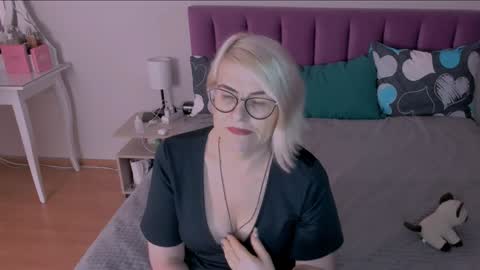 Sabrina MacMarren online show from 01.23.25