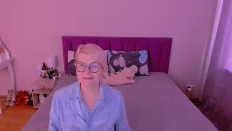 Sabrina MacMarren online show from 02.01.26