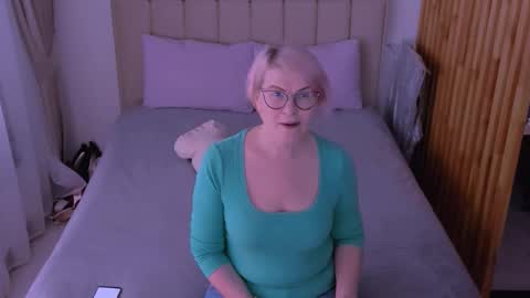 Sabrina MacMarren online show from 03.19.26