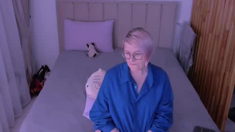 Sabrina MacMarren online show from 03.21.26