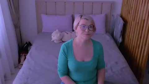 Sabrina MacMarren online show from 03.23.26