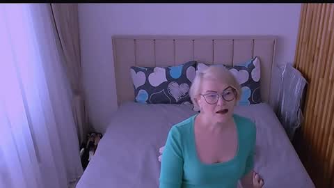 Sabrina MacMarren online show from 04.18.26