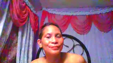 Snapshot of sabrinamae69 chatting on 12.21.25 naden online show from 12.21.25