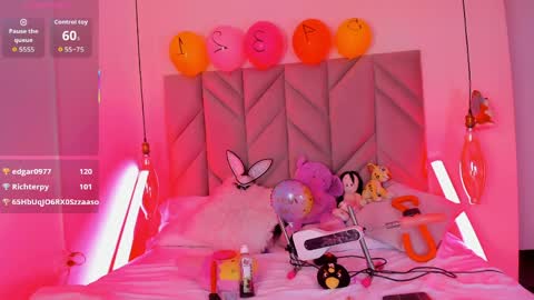 Snapshot of sabrinavantress chatting on 03.27.26 Sabrina Vantress online show from 03.27.26