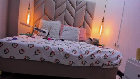 Snapshot of sabrinavantress chatting on 03.30.26 Sabrina Vantress online show from 03.30.26