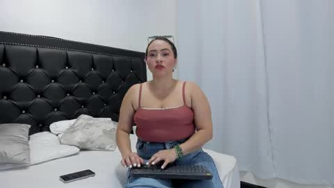 Snapshot of sabrinavantress chatting on 04.04.26 Sabrina Vantress online show from 04.04.26