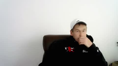 Snapshot of sae1900 chatting on 11.29.25 sae1900 online show from 11.29.25