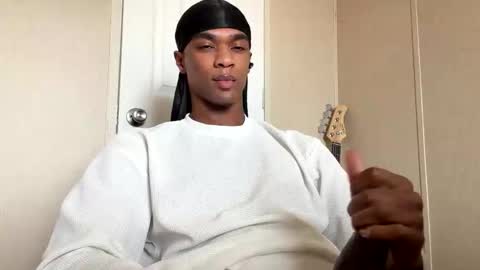 Snapshot of saeonyx chatting on 11.18.25 Saeonyx online show from 11.18.25