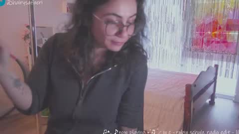 Snapshot of safaeri chatting on 01.07.25 Safa online show from 01.07.25