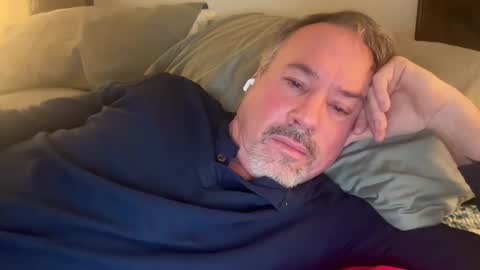 Snapshot of safetynett chatting on 12.20.25 safetynett online show from 12.20.25