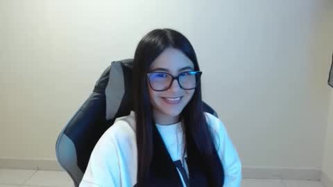 Sahaliefox  online show from 11.17.25