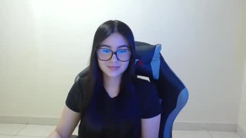 Sahaliefox  online show from 12.21.25