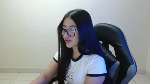 Sahaliefox  online show from 04.15.26