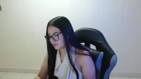 Sahaliefox  online show from 05.21.26