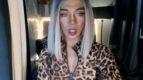 Snapshot of sahayafox chatting on 04.19.26 sahayafox online show from 04.19.26