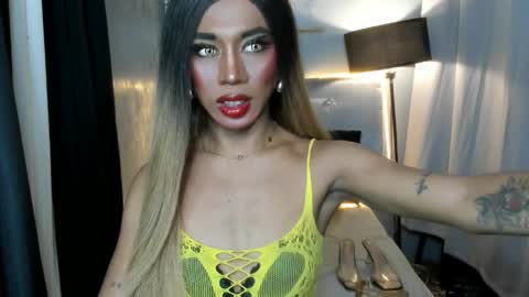 Snapshot of sahayafox chatting on 05.18.26 sahayafox online show from 05.18.26