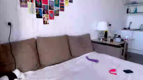 Sofia online show from 10.17.25