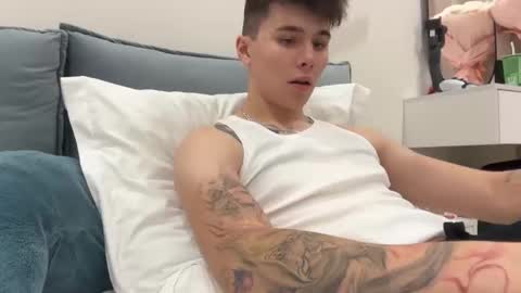 Snapshot of sairyeks chatting on 09.16.25 Roby online show from 09.16.25