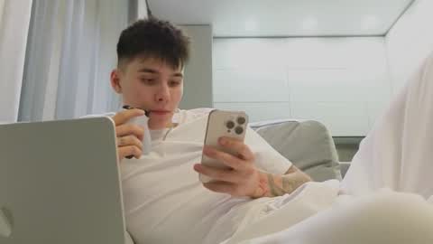 Snapshot of sairyeks chatting on 11.23.25 Roby online show from 11.23.25