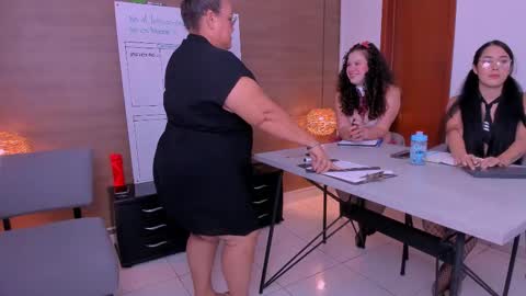 salem_rose01 online show from 11.15.25