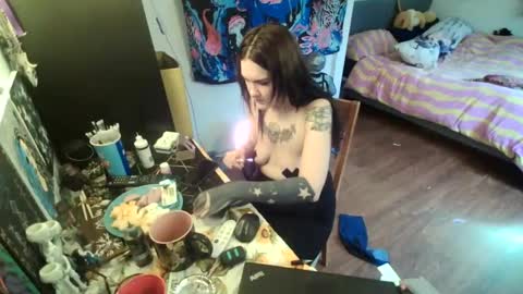 salemsslut online show from 02.13.25