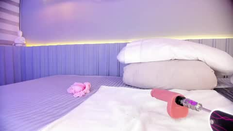 S A L L Y  online show from 04.18.26