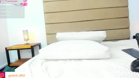 Snapshot of sally_rosses chatting on 02.08.25 sally rosses online show from 02.08.25